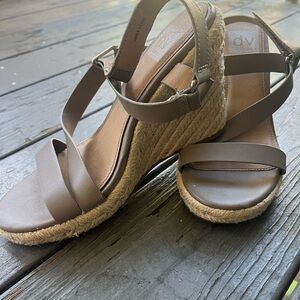 DV by Dolce Vita Women's Brown Wedge Sandals